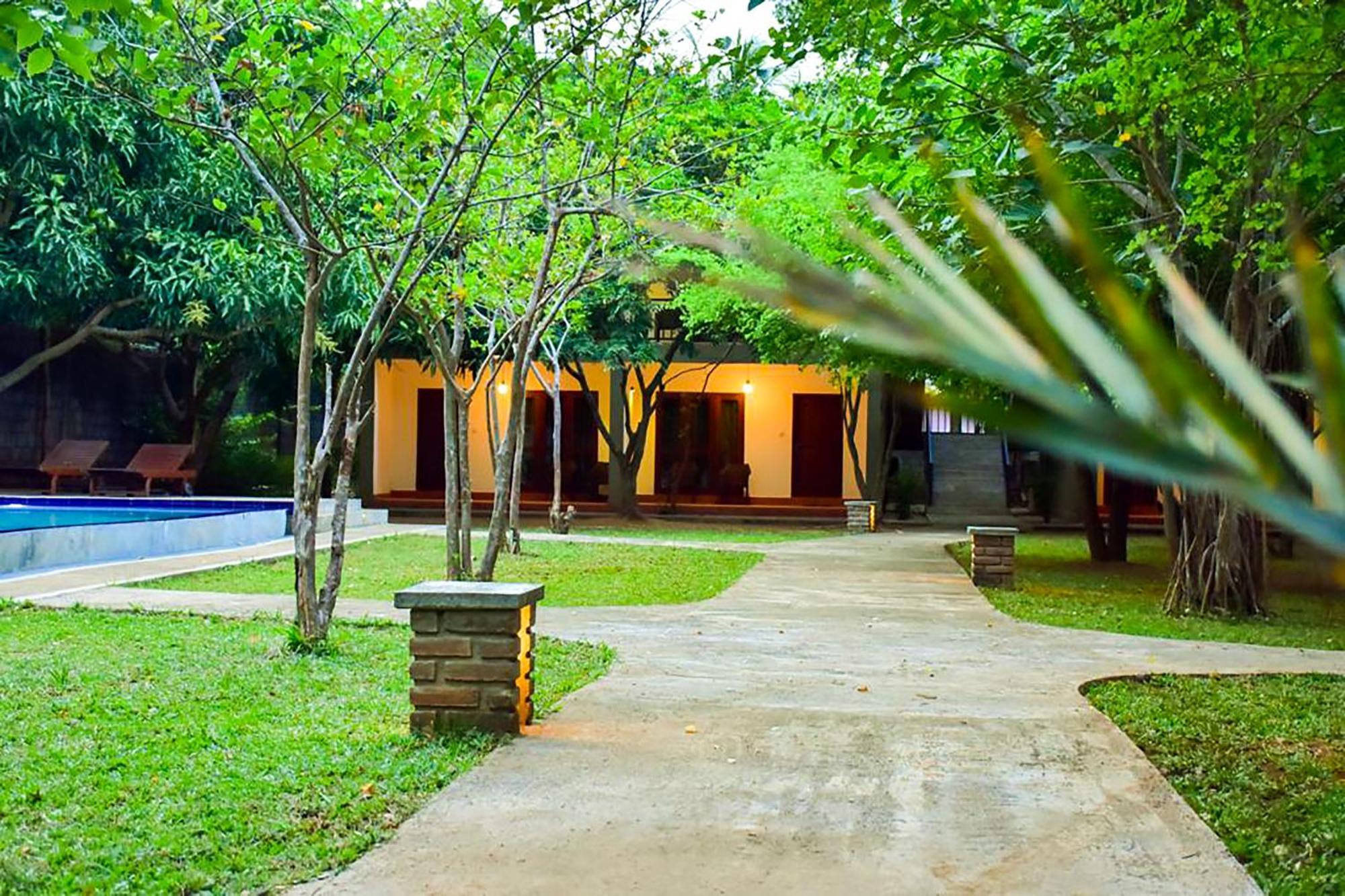 Tropicara Resort Sigiriya Esterno foto